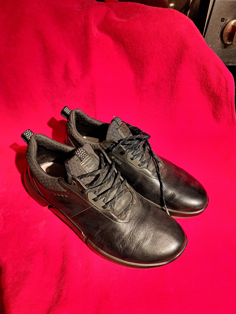 Men's Black Leather Lace-Up Comfort Sneakers